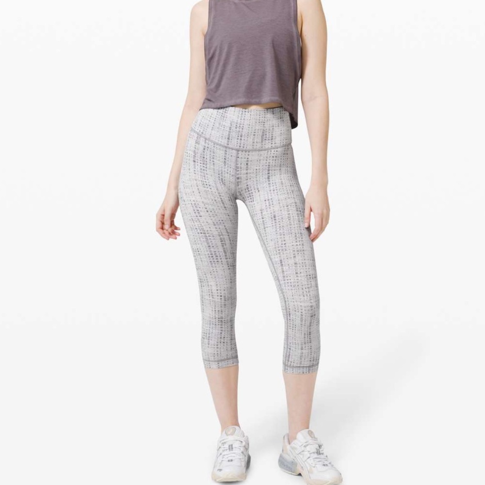Sz 8 Lululemon Wunder Under Crop (High-Rise) *Luxtreme 21" Action Jacquard grey